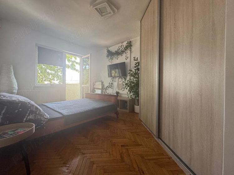 Apartament cu 4 camere decomandat în Central