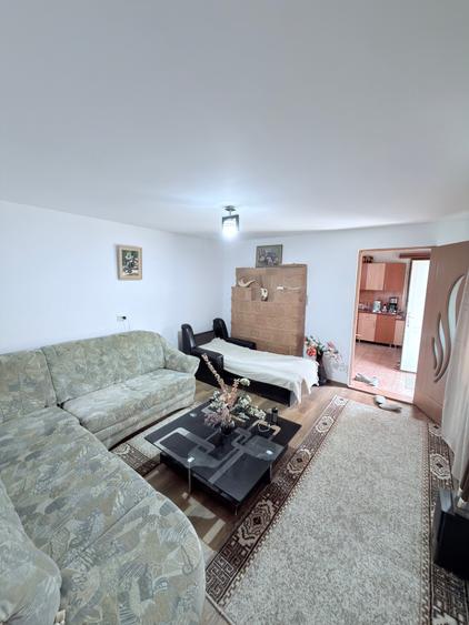Casă individuală cu 2 camere cu Teren 2300 Mp în Cătămărești-Deal