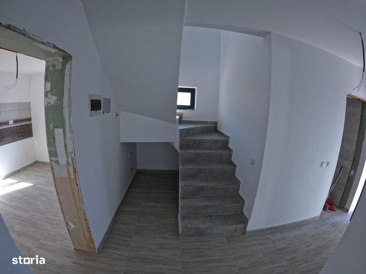 Casă cu 3 camere în Uiești