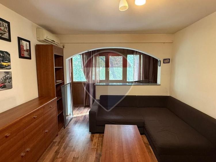 Apartament cu 2 camere decomandat, mobilat în Drumul Taberei