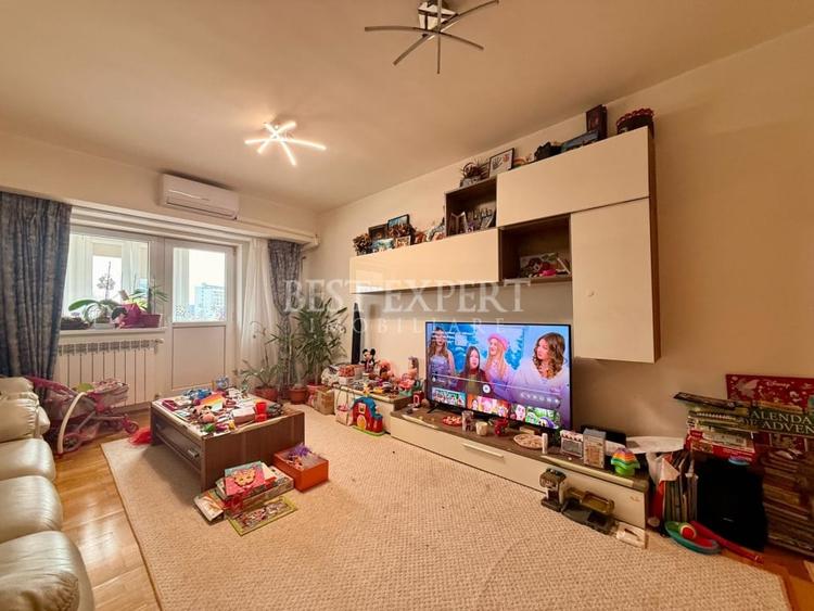 Apartament cu 3 camere decomandat în Unirii