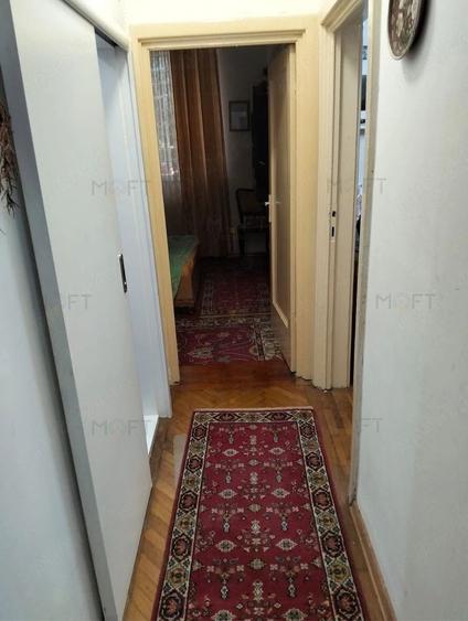 Apartament cu 3 camere decomandat în Primăverii