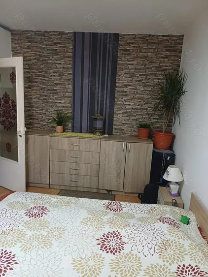 Apartament cu 4 camere decomandat în Vitrometan
