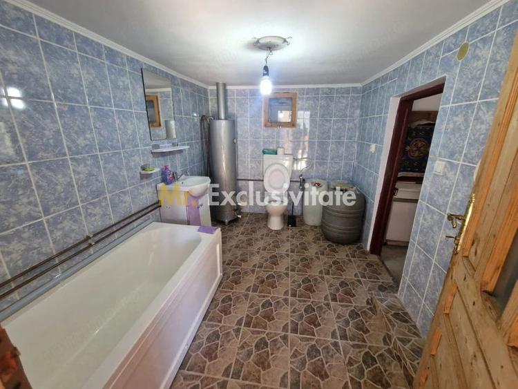 Casă cu 2 camere cu Teren 1150 Mp în Boțești