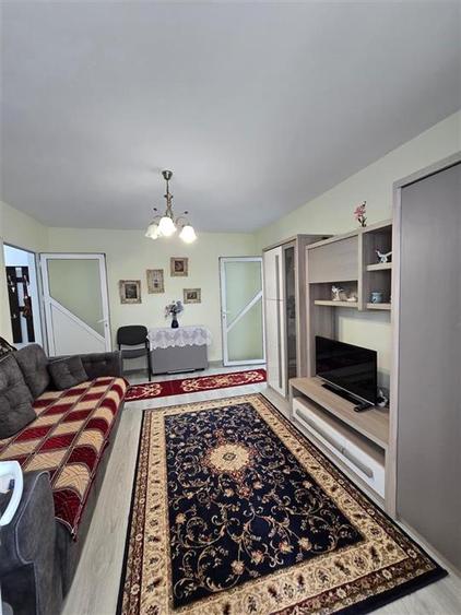 Apartament cu 2 camere semidecomandat în Mircea cel Bătrân
