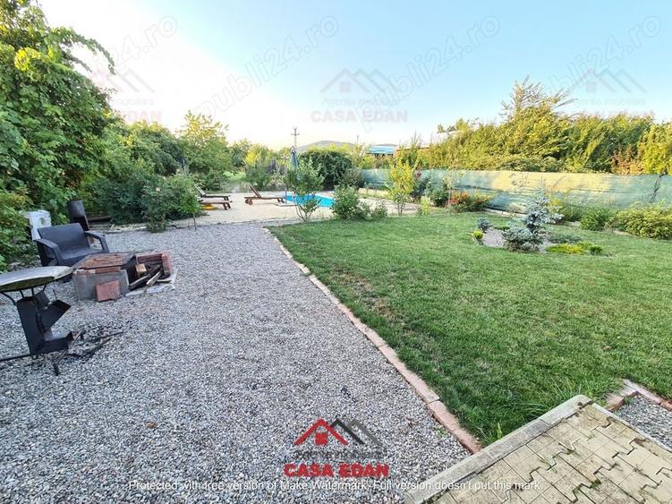 Casă cu 6 camere în Bănești