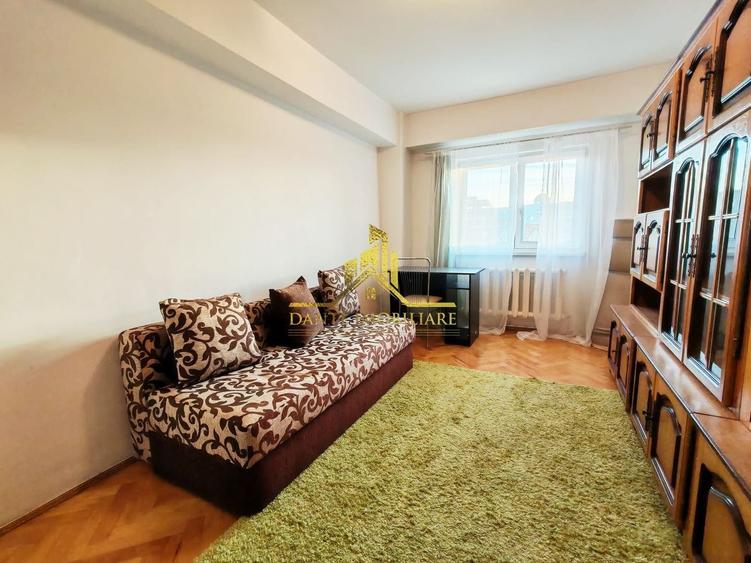 Apartament cu 3 camere decomandat, mobilat în Semicentral