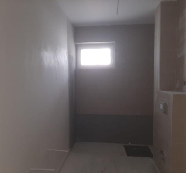 Apartament cu 3 camere decomandat în Noua