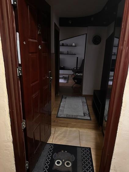 Apartament cu 3 camere decomandat în Exterior Vest