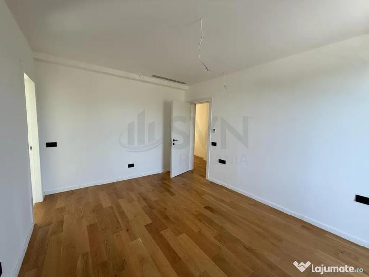 Casă cu 5 camere cu Teren 588 Mp în Corbeanca