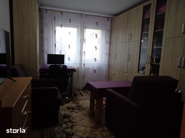 Apartament cu 2 camere decomandat în Podgoria
