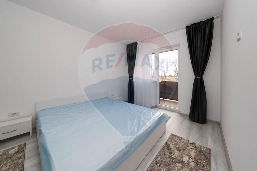 Apartament cu 2 camere semidecomandat în Sânpetru