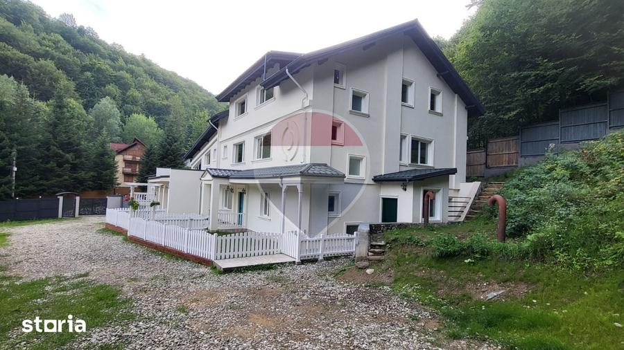 Casă cu 1 camere cu Teren 1200 Mp în Măneciu