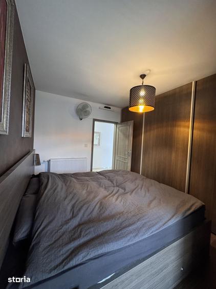 Apartament cu 2 camere, mobilat în Est