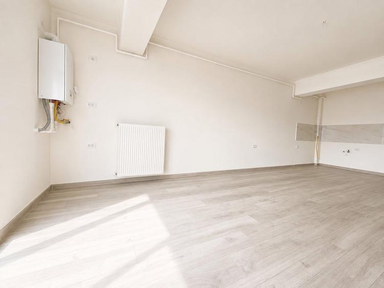 Apartament cu 3 camere decomandat în Energia