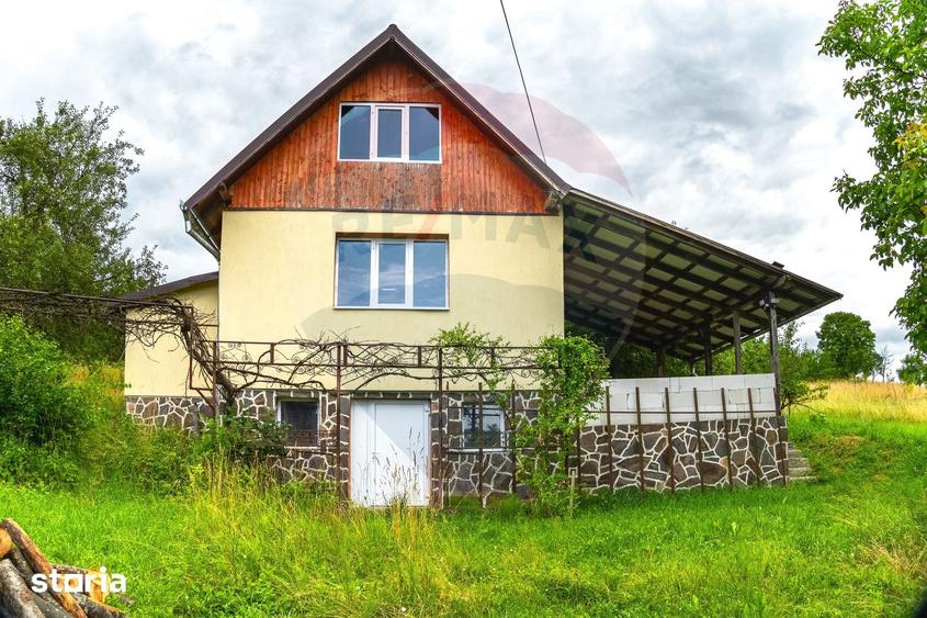 Casă cu 4 camere cu Teren 4874 Mp în Chiheru de Sus
