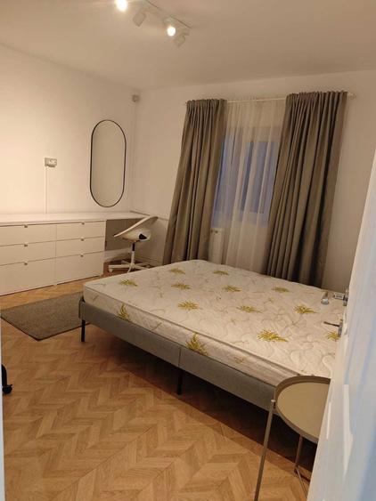 Apartament cu 3 camere decomandat în Brâncoveanu