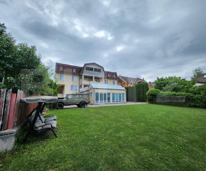 Casă individuală cu 12 camere cu Piscina în Platou