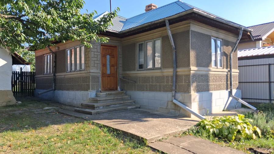Casă cu 3 camere cu Teren 850 Mp în Central