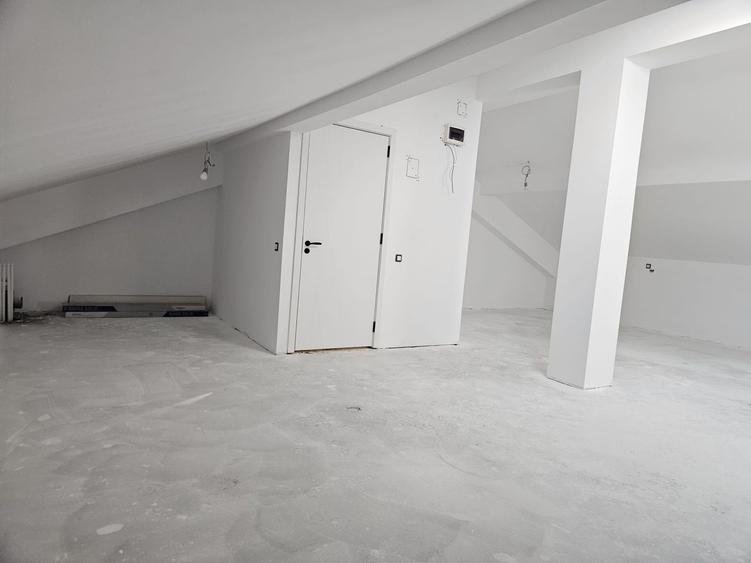Casă individuală cu 4 camere cu Canalizare în Exterior Vest