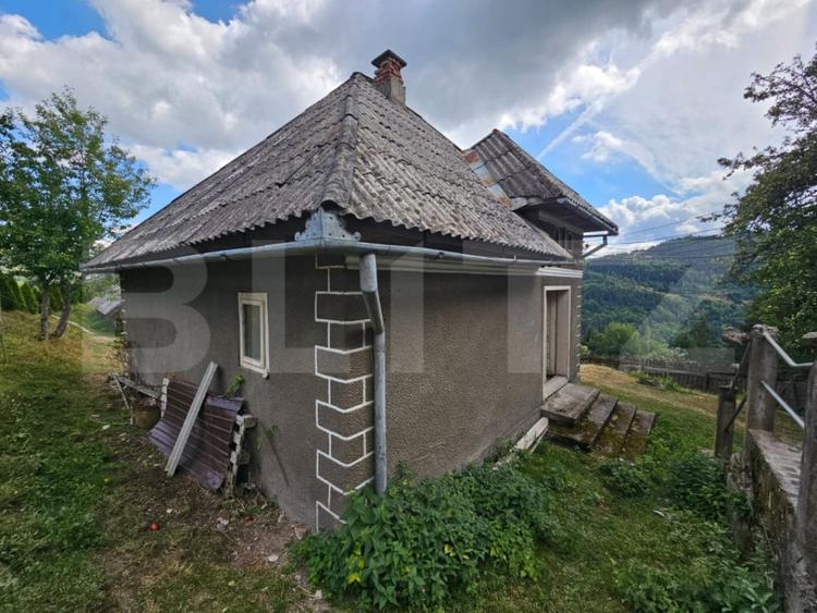 Casă cu 5 camere cu Teren 1855 Mp în Tomuțești
