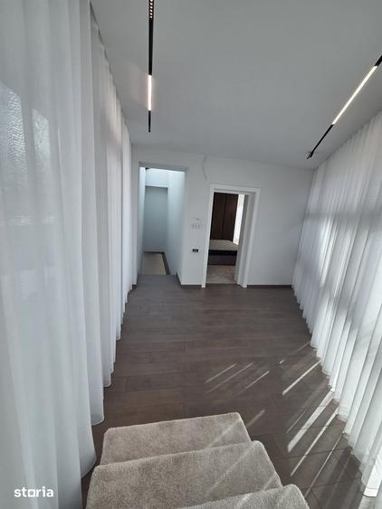 Casă cu 4 camere cu Teren 352 Mp în Școlilor