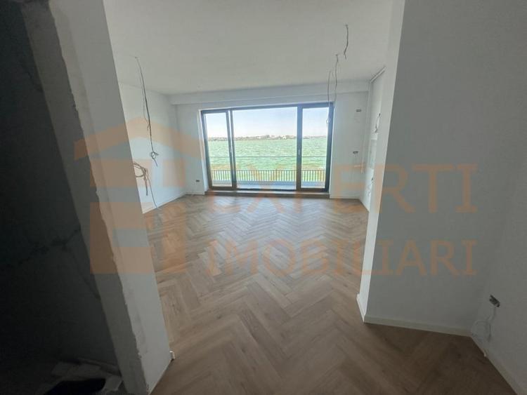 Apartament cu 3 camere decomandat în Mamaia-Sat