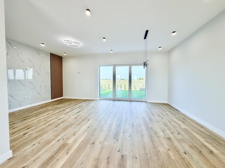 Duplex cu 4 camere cu Canalizare în Moșnița Nouă