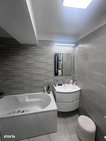 Apartament cu 4 camere în Drumul Taberei