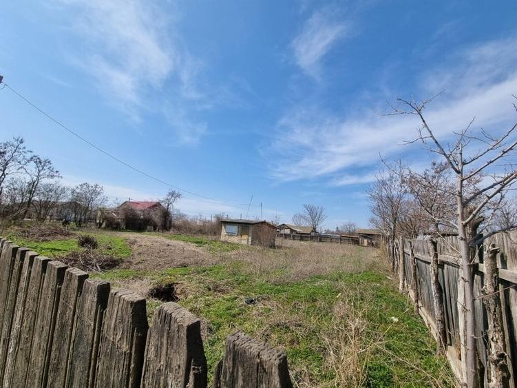 Teren Construcții intravilan de 1251 mp, în Viziru
