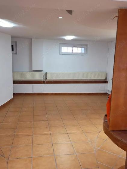 Spațiu comercial, 90 mp în Central