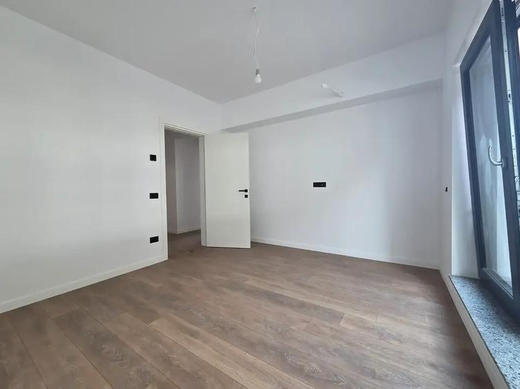 Apartament cu 4 camere decomandat în Theodor Pallady