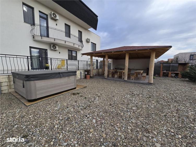Spațiu comercial, de 305 mp, în Rontău