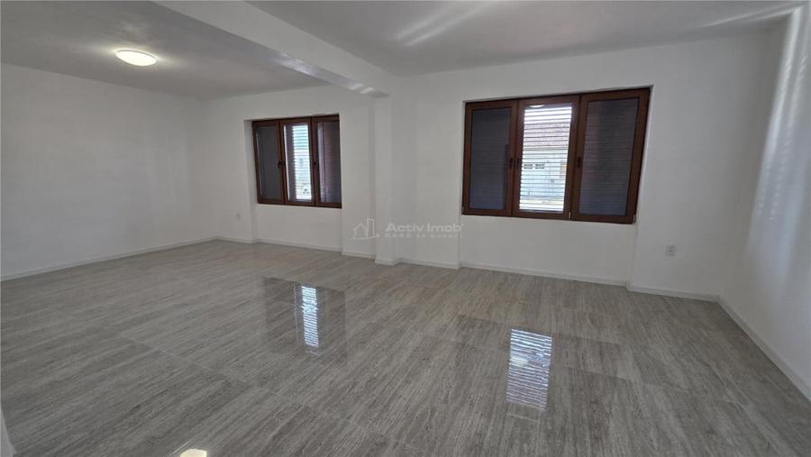 Spațiu comercial, de 130 mp, în Răcășdia