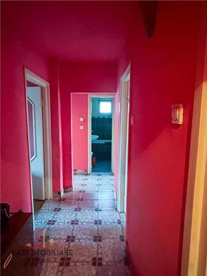 Apartament cu 3 camere decomandat în Tudor