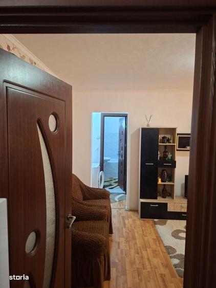 Apartament cu 2 camere semidecomandat în Craiovița Nouă
