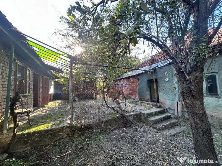 Casă cu 4 camere cu Teren 555 Mp în Central