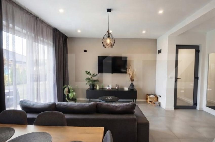 Duplex cu 4 camere cu Canalizare în Plopi
