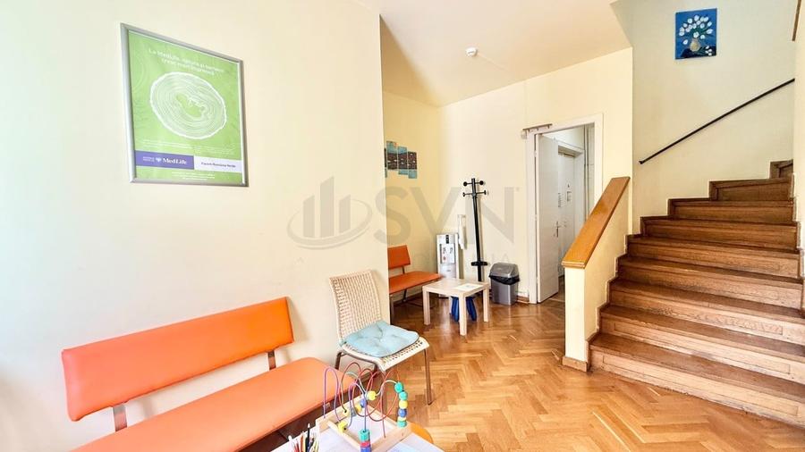Casă individuală cu 14 camere în Capitale