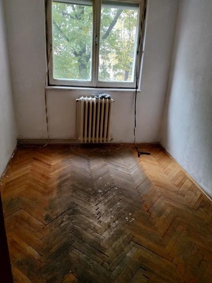 Apartament cu 2 camere nedecomandat în Central