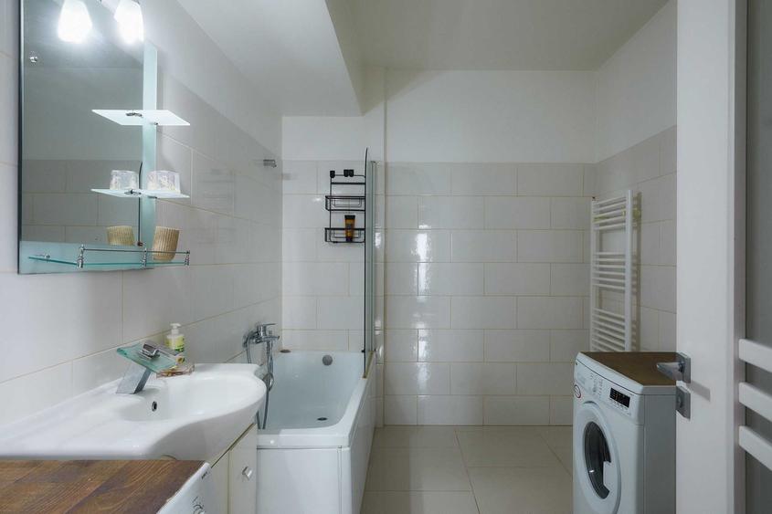 Apartament cu 3 camere decomandat în Central