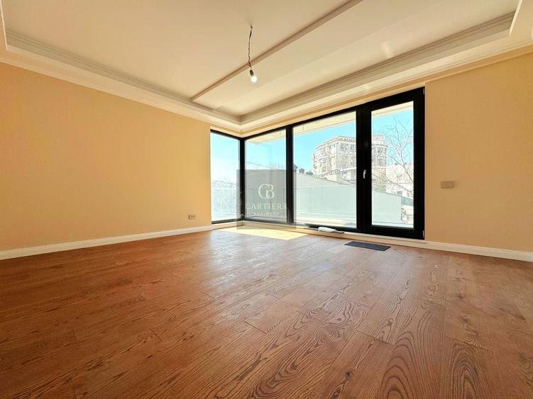 Apartament cu 4 camere decomandat în Unirii