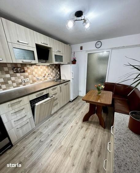 Apartament cu 4 camere decomandat în Central