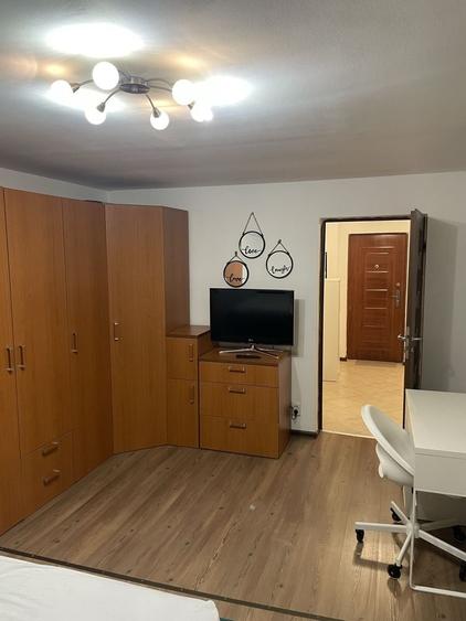 Apartament cu 2 camere decomandat în B-dul București