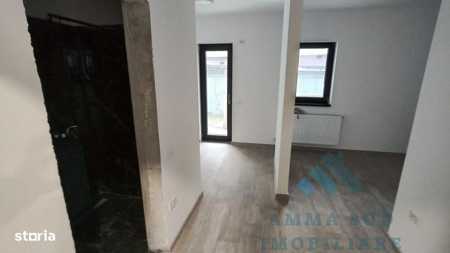 Casă cu 4 camere în Apărătorii Patriei