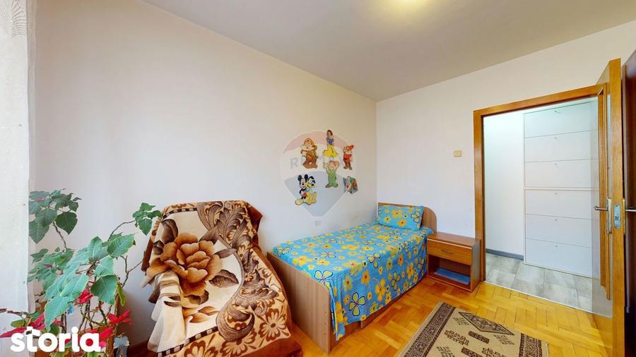 Apartament cu 3 camere decomandat, mobilat în Bartolomeu — fotografia 3