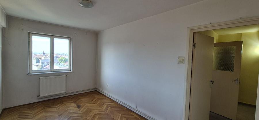 Apartament cu 4 camere decomandat în Ultracentral