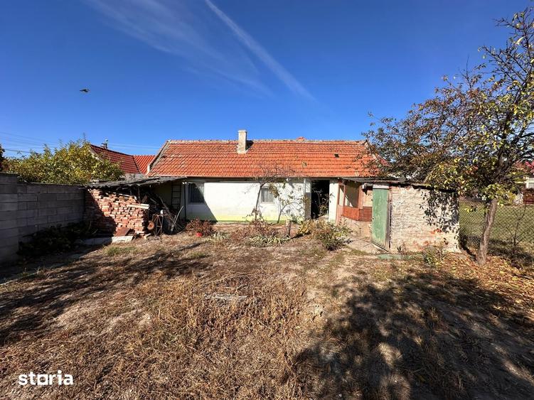 Casă cu 4 camere cu Teren 376 Mp în Ghiroda