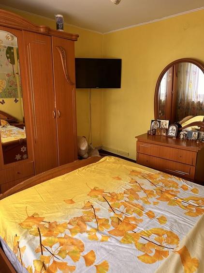 Apartament cu 2 camere decomandat în Rovinari