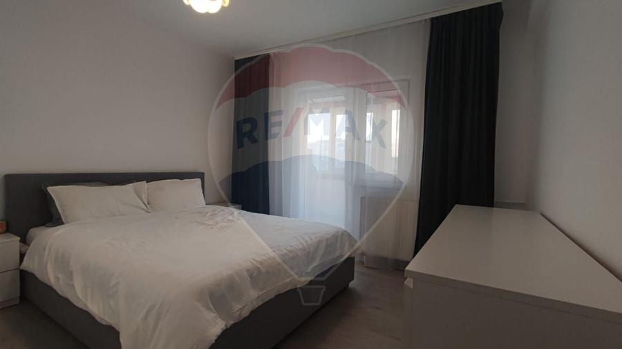 Apartament cu 3 camere decomandat, mobilat în Calea Aradului